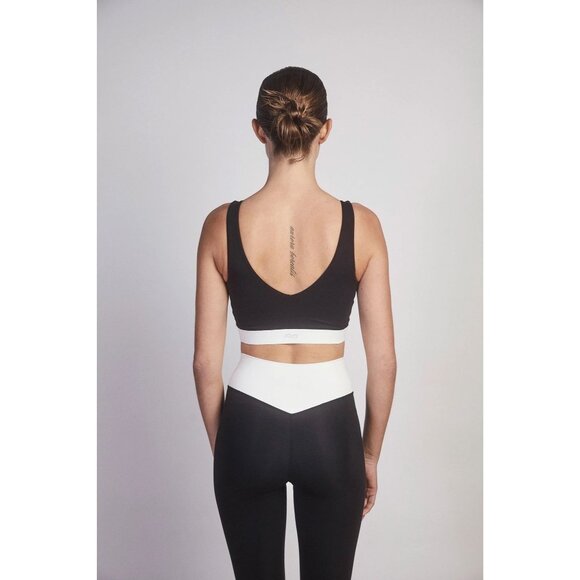 Joja Drive Sports Bra in Onyx - Picture 2 of 5